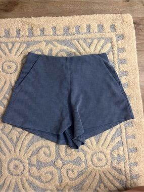 Lululemon Softstream in ribbed High-Waist Women’s Shorts in Slate Blue